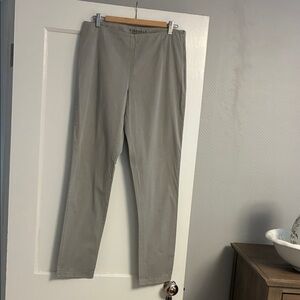 Black Label Women’s Slim Chinos in Light Gray